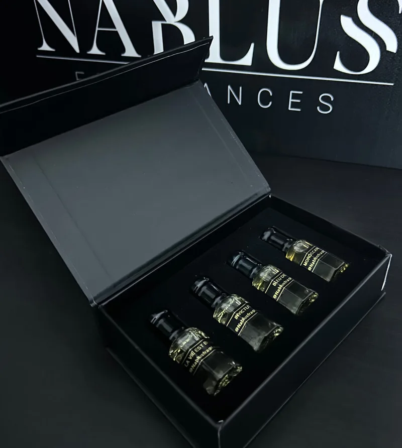Nablus Gift Box: en öppen presentbox med parfymoljor